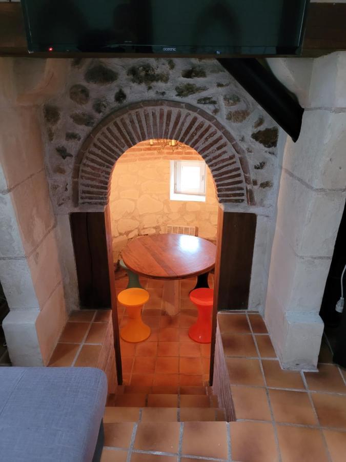 Gite De Charme Proche Loire A Velo Avec Jacuzzi Privatif Savonnieres Bagian luar foto
